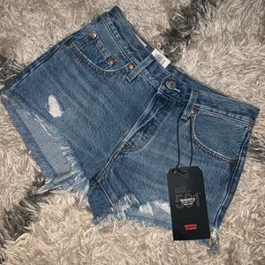 Levi Jean shorts NEW! 💜